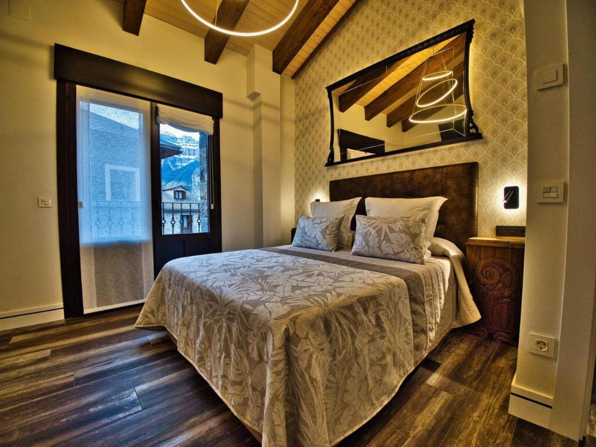 Apartamentos Valle De Ordesa-톨라 외부 사진