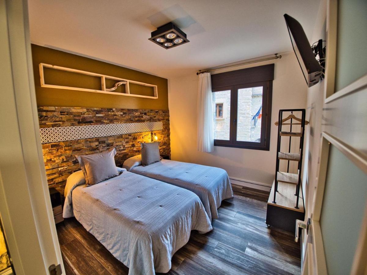 Apartamentos Valle De Ordesa-톨라 외부 사진